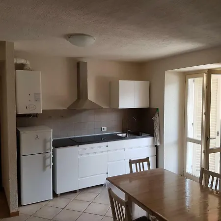 Residenza La Roggia アパート